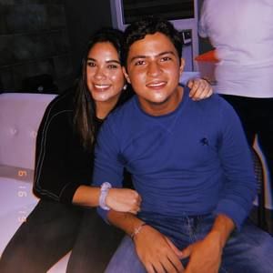 Meet your Posher, Carlos isaac